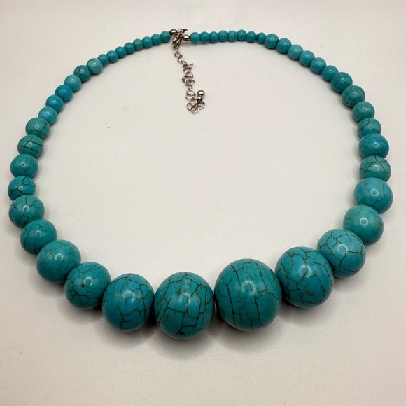Vintage Style Graduated Turquoise Beaded Necklace - Picture 3 of 3